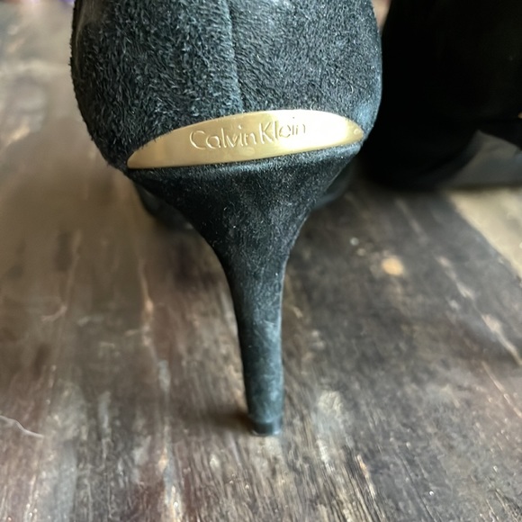NWOT Calvin Klein size 9 Suede Bootie with side buckle - Picture 12 of 16